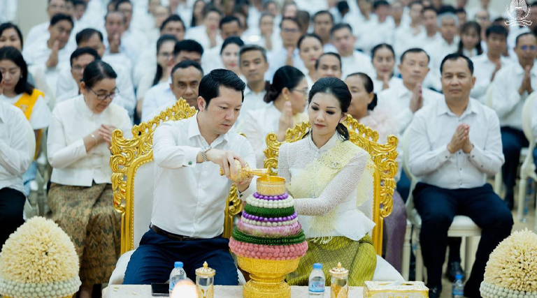 ឯកឧត្ដម សុខ សូកេន រដ្ឋមន្ត្រីក្រសួងអធិការកិច្ច និងលោកជំទាវ បានអញ្ជើញជាអធិបតីដ៏ខ្ពង់ខ្ពស់ក្នុងពិធីសូត្រមន្តចម្រើនព្រះបរិត្ត អបអរសាទរ ពិធីបុណ្យចូលឆ្នាំថ្មី ប្រពៃណីជាតិខ្មែ