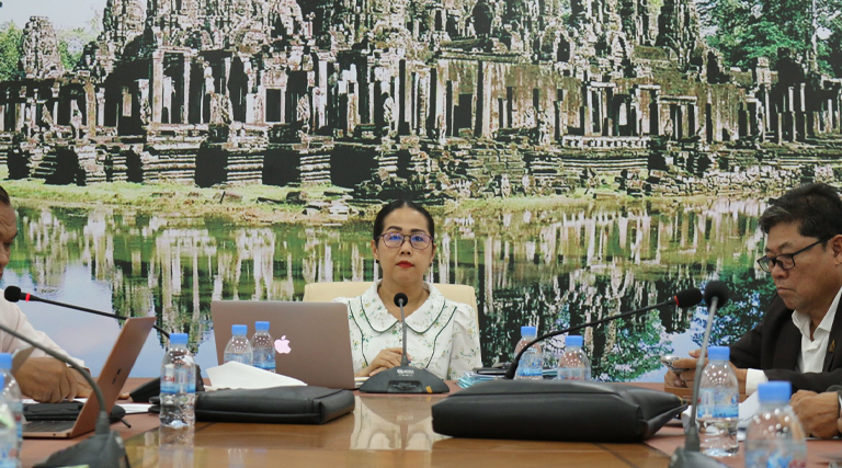 លោកជំទាវ សុខ វិឡាយ រដ្ឋលេខាធិការប្រចាំការក្រសួងអធិការកិច្ច បានបន្តដឹកនាំកិច្ចប្រជុំដេីម្បីពិនិត្យ និងពិភាក្សា លេីសេចក្តីព្រាងប្រកាសស្តីពីការរៀបចំ និងការប្រព្រឹត្តទៅរបស់ការិយាល័យចំណុះនាយកដ្ឋាននៃអគ្គនាយកដ្ឋានរដ្ឋបាល និងហិរញ្ញវត្ថុ