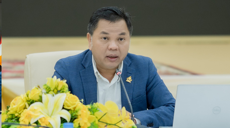 ឯកឧត្តមបណ្ឌិត ព្រហ្ម វិចិត្រសុភ័ណ្ឌ រដ្ឋលេខាធិការក្រសួងអធិការកិច្ច និងជាប្រធានលេខាធិការដ្ឋាន នៃក្រុមការងារតាមដាន និងត្រួតពិនិត្យការអនុវត្តយុទ្ធសាស្រ្ត «ព៤ជ៤»