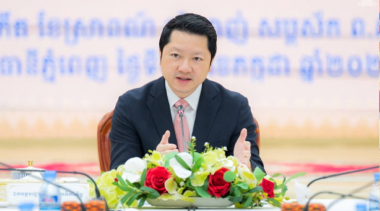 ឯកឧត្តម សុខ សូកេន រដ្ឋមន្រ្តីក្រសួងអធិការកិច្ច បានអញ្ជើញទទួលជួបសំណេះសំណាល ក៏ដូចជាផ្ដល់អនុសាសន៍ណែនាំដល់និស្សិតជ័យលាភីអាហារូបករណ៍ទៅសិក្សានៅសាធារណរដ្ឋប្រជាមានិតចិន ប្រទេសជប៉ុន ប្រទេសហុងគ្រី និងសាធារណរដ្ឋឆែក សរុប៦១នាក់ នៅទីស្ដីការក្រសួងអធិការកិច្ច។