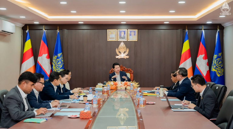 ឯកឧត្តម សុខ សូកេន រដ្ឋមន្ត្រីក្រសួងអធិការកិច្ច បានអញ្ជើញដឹកនាំកិច្ចប្រជុំចង្អៀត ដើម្បីពិភាក្សា