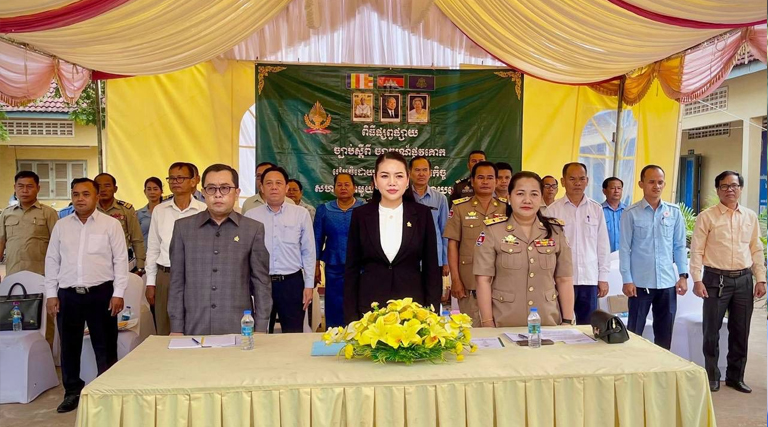 លោកជំទាវ វី ស្រីពៅ រដ្ឋលេខាធិការក្រសួងអធិការកិច្ច បានអញ្ជើញដឹកនាំគណៈប្រតិភូក្រសួងអធិការកិច្ច ចុះផ្សព្វផ្សាយច្បាប់ស្តីពីចរាចរណ៍ផ្លូវគោក