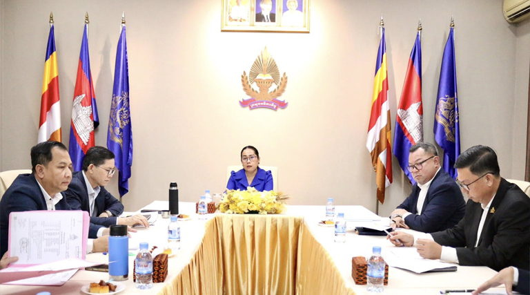 លោកជំទាវ សុខ វិឡាយ រដ្ឋលេខាធិការប្រចាំការក្រសួងអធិការកិច្ច បានដឹកនាំកិច្ចប្រជុំដេីម្បីពិនិត្យ និងពិភាក្សា