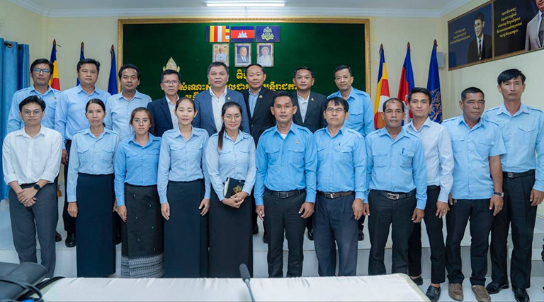 ឯកឧត្តមបណ្ឌិត ព្រហ្ម វិចិត្រសុភ័ណ្ឌ រដ្ឋលេខាធិការក្រសួងអធិការកិច្ច អញ្ជើញជួបសំណេះសំណាល សួរសុខទុក្ខ ពង្រឹងរបៀបរបបការងារ និងបានដាក់ចេញនូវផែនការការងារមួយចំនួនដល់មន្ទីរអធិការកិច្ចខេត្តពោធិ៍សាត់