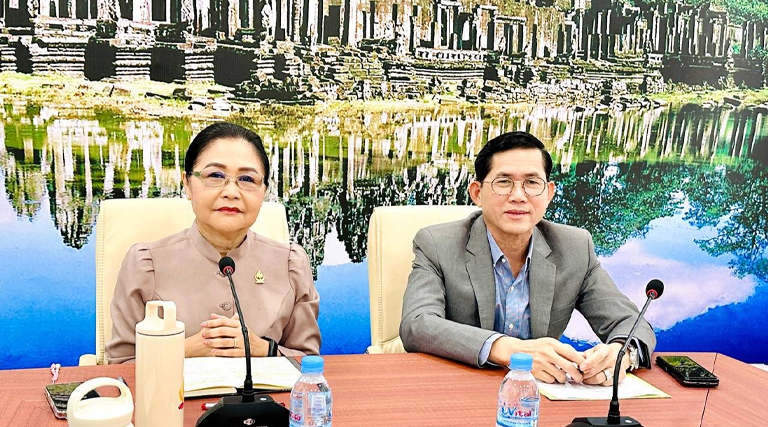 លោកជំទាវ វង់ មយូរា និងឯកឧត្តម ហេង ចាន់ឌី រដ្ឋលេខាធិការក្រសួងអធិការកិច្ច បានអញ្ជើញដឹកនាំកិច្ចប្រជុំពិភាក្សាពាក់ព័ន្ធការងារអធិការកិច្ចនៃនាយកដ្ឋានអធិការកិច្ចលើវិស័យសេដ្ឋកិច្ច សន្តិសុខ និងការពារជាតិ ដោយមានការចូលរួមពីថ្នាក់ដឹកនាំ និងមន្ត្រីរាជការនៃនាយកដ្ឋាន នៅទីស្តីការក្រសួង។