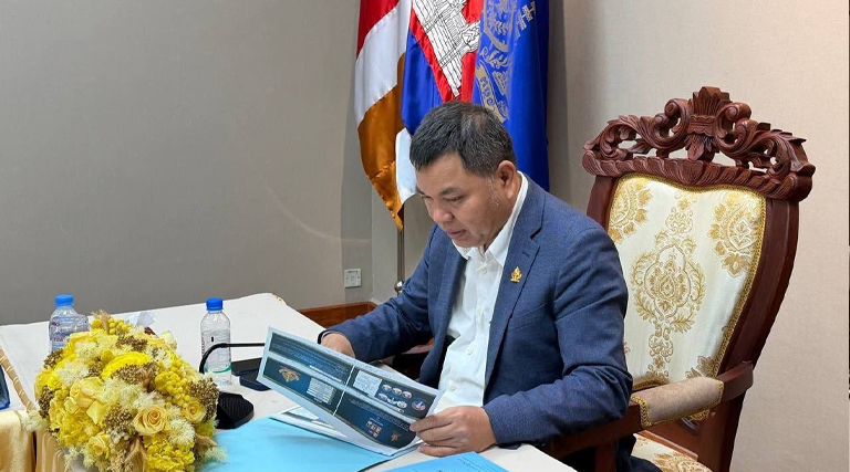 ឯកឧត្តមបណ្ឌិត ព្រហ្ម វិចិត្រសុភ័ណ្ឌ រដ្ឋលេខាធិការក្រសួងអធិការកិច្ច និងជាប្រធានគណ:ប្រតិភូ បានអញ្ជើញដឹកនាំប្រជុំដើម្បីពិភាក្សាដោះស្រាយបណ្តឹងសុំអន្តរាគមន៍របស់ប្រជាពលរដ្ឋ