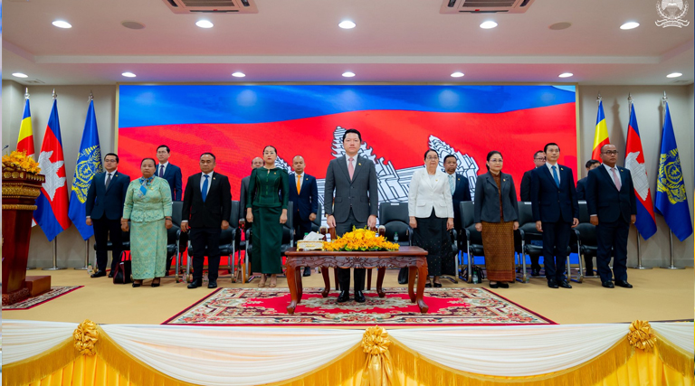 ឯកឧត្តម សុខ សូកេន រដ្ឋមន្ត្រីក្រសួងអធិការកិច្ច បានអញ្ជើញជាអធិបតីនាពិធីសំណេះសំណាលជាមួយថ្នាក់ដឹកនាំ និងមន្ត្រីរាជការក្រសួងអធិការកិច្ច ដោយមានការចូលរួមពីឯកឧត្តម លោកជំទាវ ដែលជាថ្នាក់ដឹកនាំ និងមន្រ្តីរាជការ សរុបប្រមាណ៣៧០រូប នៅទីស្ដីការក្រសួងអធិការកិច្ច។