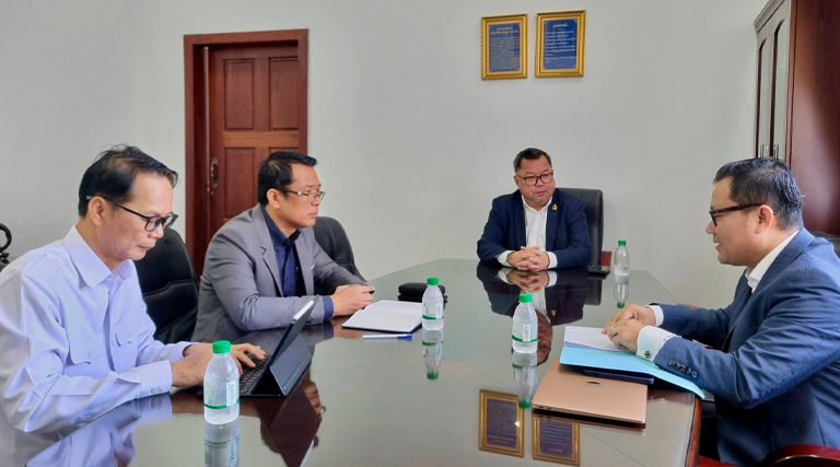 ឯកឧត្តម អ៊ុន វ៉ាល់ឡឺរ៉ូ រដ្ឋលេខាធិការក្រសួងអធិការកិច្ច បានអញ្ជើញដឹកនាំកិច្ចប្រជុំចង្អៀតដើម្បីពិនិត្យ និងពិភាក្សាលើទម្រង់របាយការណ៍ដោះស្រាយបណ្ដឹង