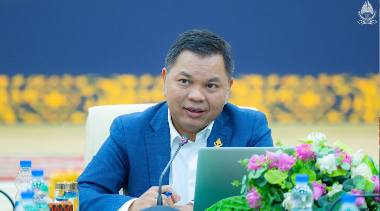 ឯកឧត្តមបណ្ឌិត ព្រហ្ម វិចិត្រសុភ័ណ្ឌ រដ្ឋលេខាធិការក្រសួងអធិការកិច្ច និងជាប្រធានលេខាធិការដ្ឋាននៃក្រុមការងារតាមដាន និងត្រួតពិនិត្យការអនុវត្តយុទ្ធសាស្រ្ត ព៤ជ៤ បានអញ្ជើញដឹកនាំកិច្ចប្រជុំដើម្បីពិនិត្យបូកសរុបសកម្មភាព និងវឌ្ឍនភាពការងារប្រចាំឆ្នាំ២០២៥