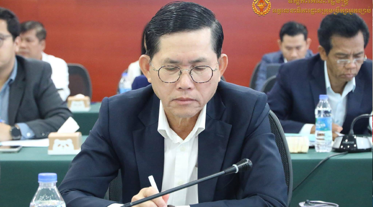 ឯកឧត្តម ហេង ចាន់ឌី រដ្ឋលេខាធិការក្រសួងអធិការកិច្ច បានអញ្ជើញចូលរួមកិច្ចប្រជុំអន្តរក្រសួង ដើម្បីពិនិត្យ និងពិភាក្សាលើសេចក្តីព្រាងអនុក្រឹត្យស្តីពីឯកសណ្ឋាន សញ្ញាសម្គាល់ និងសញ្ញាសក្តិ របស់មន្រ្តីរាជការនៃក្រសួងកសិកម្ម រុក្ខប្រមាញ់ និងនេសាទ