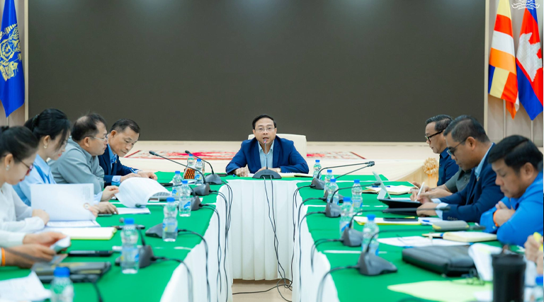 ឯកឧត្តម ប្រាក់ ផាន់ណារ៉ា រដ្ឋលេខាធិការក្រសួងអធិការកិច្ច និងជាប្រធានគណៈកម្មការពិនិត្យវាយតម្លៃដំឡើងឋានន្តរស័ក្តិ ថ្នាក់ប្រចាំឆ្នាំ២០២៦ របស់ក្រសួងអធិការកិច្ច បានអញ្ជើញដឹកនាំកិច្ចប្រជុំពិភាក្សាលើការពិនិត្យវាយតម្លៃដំឡើងឋានន្តរស័ក្តិ ថ្នាក់ប្រចាំឆ្នាំ២០២៦ របស់ថ្នាក់ដឹកនាំ និងមន្រ្តីរាជការ