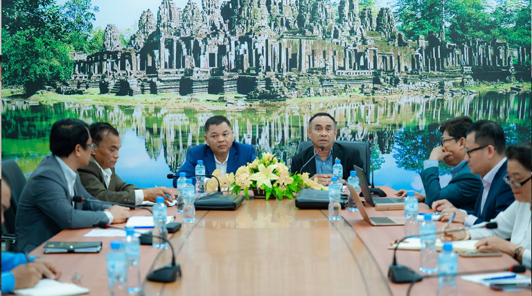 ឯកឧត្ដមបណ្ឌិត ចាប សុថារិទ្ធ និងឯកឧត្ដមបណ្ឌិត ព្រហ្ម វិចិត្រសុភ័ណ្ឌ បានអញ្ជើញដឹកនាំកិច្ចប្រជុំដើម្បីពិនិត្យ និងពិភាក្សាលើខ្លឹមសារមុខវិជ្ជា និងកម្មវិធីបណ្ដុះបណ្ដាលនៅវិទ្យាស្ថានជាតិអធិការកិច្ច