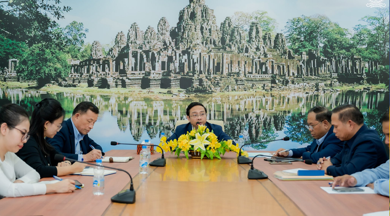 ឯកឧត្តម ប្រាក់ ផាន់ណារ៉ា រដ្ឋលេខាធិការក្រសួងអធិការកិច្ច បានអញ្ជើញដឹកនាំកិច្ចប្រជុំ ដើម្បីពិនិត្យផ្ទៀងផ្ទាត់ការធ្វើបច្ចុប្បន្នភាពមន្ត្រីរាជការក្នុងនាយកដ្ឋានរដ្ឋបាល និងនាយកដ្ឋាននីតិកម្ម