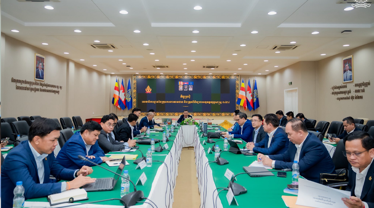 ឯកឧត្តមបណ្ឌិត ព្រហ្ម វិចិត្រសុភ័ណ្ឌ រដ្ឋលេខាធិការក្រសួងអធិការកិច្ច និងជាប្រធានលេខាធិការដ្ឋាននៃក្រុមការងារតាមដាន និងត្រួតពិនិត្យការអនុវត្តយុទ្ធសាស្រ្ត ព៤ជ៤ បានអញ្ជើញដឹកនាំកិច្ចប្រជុំដើម្បីពិនិត្យបូកសរុបសកម្មភាព និងវឌ្ឍនភាពការងារប្រចាំឆ្នាំ២០២៥ របស់លេខាធិការដ្ឋាន និងរបៀបរៀបចំបច្ចេកទេសស្ដីពីផែនការអធិការកិច្ច និងតាមដានការអនុវត្តច្បាប់ឆ្នាំ២០២៦