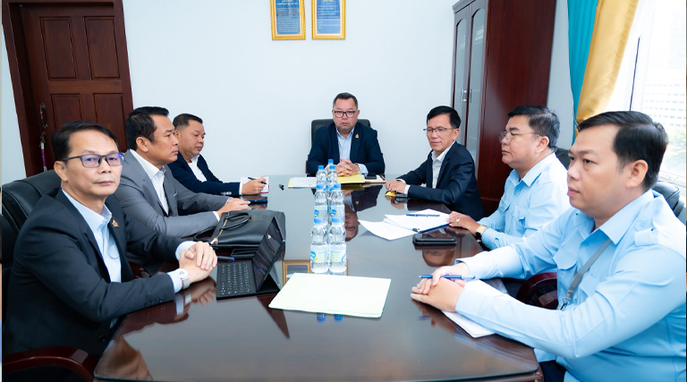 ឯកឧត្តម អ៊ុន វ៉ាល់ឡឺរ៉ូ និង ឯកឧត្តម ព្រហ្ម វិចិត្រសុភ័ណ្ឌ រដ្ឋលេខាធិការក្រសួងអធិការកិច្ច បានអញ្ជើញដឹកនាំកិច្ចប្រជុំចង្អៀតពិភាក្សាស្តីពីការពង្រឹងប្រសិទ្ធិភាពនៃយន្តការទទួលពាក្យបណ្ដឹង