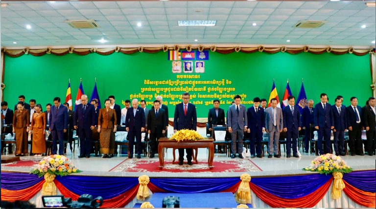 លោកជំទាវ វង់ មយូរា រដ្ឋលេខាធិការក្រសួងអធិការកិច្ច និងជាតំណាងដ៏ខ្ពង់ខ្ពស់ឯកឧត្តម សុខ សូកេន រដ្ឋមន្រ្តីក្រសួងអធិការកិច្ច បានអញ្ជើញចូលរួមក្នុងពិធីសម្ពោធដាក់ឱ្យប្រើប្រាស់ជាផ្លូវការអគារសិក្សាថ្មី និងពិធីប្រគល់សញ្ញាបត្រជូនដល់និស្សិតជ័យលាភីថ្នាក់បរិញ្ញាបត្រជាន់ខ្ពស់ ថ្នាក់បរិញ្ញាបត្រ និងថ្នាក់បរិញ្ញាបត្ររង នៃសាកលវិទ្យាល័យស្វាយរៀង