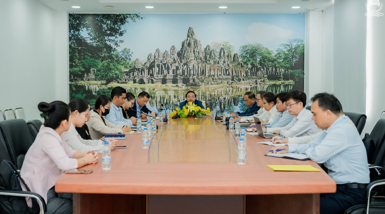 ឯកឧត្តម ប្រាក់ ផាន់ណារ៉ា រដ្ឋលេខាធិការក្រសួងអធិការកិច្ច បានអញ្ជើញដឹកនាំកិច្ចប្រជុំ ដើម្បីពិនិត្យផ្ទៀងផ្ទាត់ស្តីពីការធ្វើបច្ចុប្បន្នភាពមន្ត្រីរាជការក្នុងនាយកដ្ឋានធនធានមនុស្ស