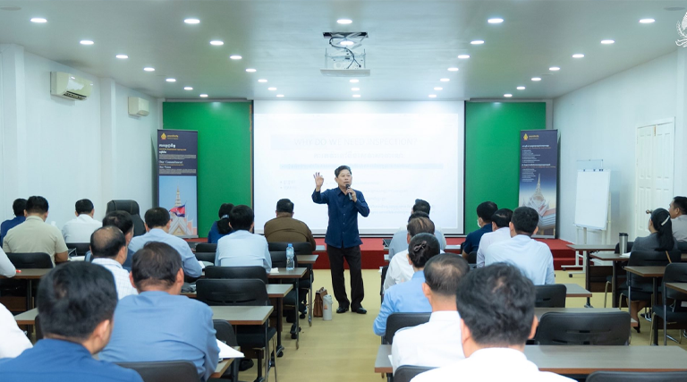 ឯកឧត្តម ថៃ ច័ន្ទរិទ្ធ ទីប្រឹក្សាក្រសួងអធិការកិច្ច បានអញ្ជើញជាគ្រូឧទ្ទេសក្នុងវគ្គបណ្តុះបណ្តាលជំនាញអធិការកិច្ចជំនាន់៧ វគ្គ៤ លើប្រធានបទ “កំណត់ហេតុ និងរបាយការណ៍អធិការកិច្ច”