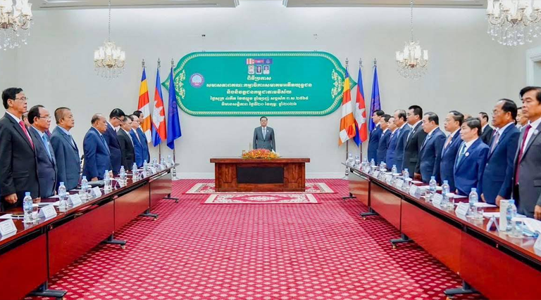 លោកជំទាវ យក់ ណារ៉េត រដ្ឋលេខាធិការក្រសួងអធិការកិច្ច បានអញ្ជើញចូលរួមពិធីប្រកាសសមាសភាពគណៈកម្មាធិការសមាគមអតីតយុទ្ធជន និងនិវត្តជនកម្ពុជាតាមវិស័យ ក្រោមអធិបតីភាពដ៏ខ្ពង់ខ្ពស់ ឯកឧត្តមសន្តិបណ្ឌិត នេត សាវឿន នាយករដ្ឋមន្រ្តីស្ដីទី