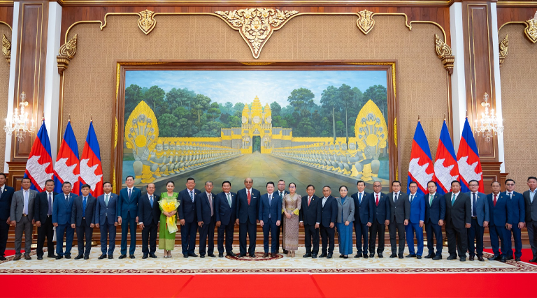 ឯកឧត្តម សុខ សូកេន រដ្ឋមន្ត្រីក្រសួងអធិការកិច្ច បានអញ្ជើញដឹកនាំគណៈប្រតិភូក្រសួងអធិការកិច្ច ដើម្បីជួបពិភាក្សាការងារ និងរាយការណ៍អំពីវឌ្ឍនភាពការងារ និងសមិទ្ធផលសំខាន់ៗរបស់ក្រសួងអធិការកិច្ច ព្រមទាំងពិភាក្សាលើកិច្ចសហការការងារ ជាមួយគណៈកម្មការសិទ្ធិមនុស្ស ទទួលពាក្យបណ្ដឹងនិងអង្កេត និងអធិការកិច្ច (គណៈកម្មការទី១) នៃព្រឹទ្ធសភា