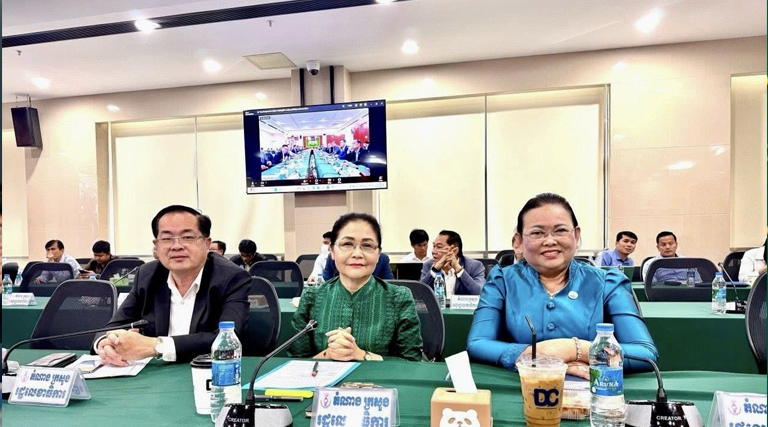 លោកជំទាវ វង់ មយូរា រដ្ឋលេខាធិការក្រសួងអធិការកិច្ច បានអញ្ជើញចូលរួមក្នុងកិច្ចប្រជុំអន្តរក្រសួងដើម្បីពិនិត្យ និងពិភាក្សាបន្តលើសេចក្តីព្រាងអនុក្រឹត្យស្តីពីការបង្កើតមូលនិធិកីឡាជនពិការ តេជោសែន