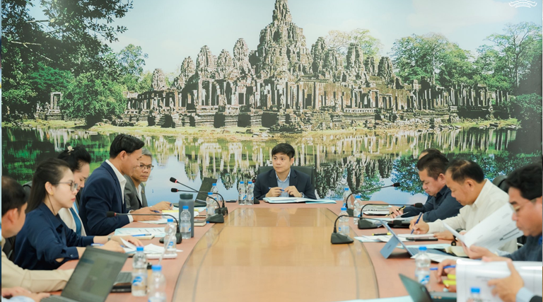 ឯកឧត្តម អាំង សុផានិត រដ្ឋលេខាធិការ និងជាប្រធាន ក្រុមការងារកែទម្រង់ការគ្រប់គ្រងហិរញ្ញវត្ថុសាធារណៈក្រសួងអធិការកិច្ច បានអញ្ជេីញដឹកនាំកិច្ចប្រជុំស្តីពីការរៀបចំរចនាសម្ព័ន្ធថវិកាកម្មវិធី និងរៀបចំសូចនាករសមិទ្ធកម្មឆ្នាំ២០២៧