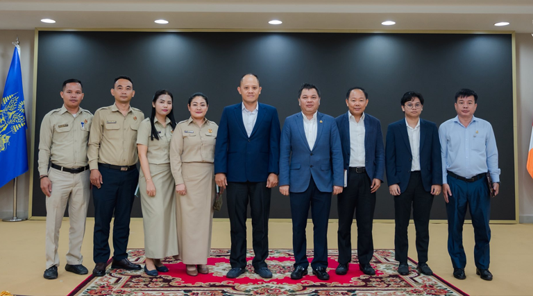 ដោយទទួលបានការអនុញ្ញាតដ៏ខ្ពង់ខ្ពស់ពី ឯកឧត្តម សុខ សូកេន រដ្ឋមន្ត្រីក្រសួងអធិការកិច្ច ឯកឧត្តមបណ្ឌិត ព្រហ្ម វិចិត្រសុភ័ណ្ឌ រដ្ឋលេខាធិការ បានទទួលជួបពិភាក្សាការងារបឋមជាមួយក្រុមការងារអគ្គាធិការដ្ឋាននៃអគ្គលេខាធិការដ្ឋានរដ្ឋសភា