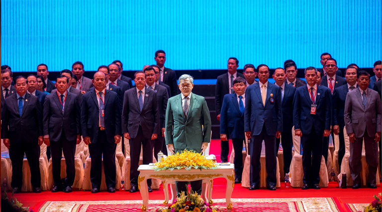 ឯកឧត្តម សុខ សូកេន រដ្ឋមន្ត្រីក្រសួងអធិការកិច្ច បានអញ្ជើញចូលរួមក្នុង “ពិធីអបអរសាទរខួបលើកទី១៩ ទិវាអតីតយុទ្ធជន និងនិវត្តជនកម្ពុជា ថ្ងៃទី១២ ខែឧសភា ឆ្នាំ២០២៦” ក្រោមអធិបតីភាពដ៏ខ្ពង់ខ្ពស់ សម្ដេចមហាបវរធិបតី ហ៊ុន ម៉ាណែត នាយករដ្ឋមន្ត្រី នៃព្រះរាជាណាចក្រកម្ពុជា និងជាអនុប្រធានទី១ សមាគមអតីតយុទ្ធជន និងនិវត្តជនកម្ពុជា។