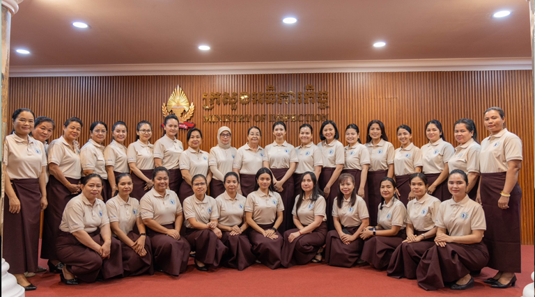 លោកជំទាវ ចម ក្រស្នា ប្រធានកិត្តិយសគណៈកម្មការសាខាសមាគមនារីកម្ពុជា ដើម្បីសន្តិភាពនិងអភិវឌ្ឍន៍ (ន.ក.ស.អ) ក្រសួងអធិការកិច្ច បានអញ្ជើញដឹកនាំកិច្ចប្រជុំដើម្បីពិនិត្យ និងពិភាក្សាលើវឌ្ឍនភាពការងារប្រចាំត្រីមាសទី១ ឆ្នាំ២០២៦ និងដាក់ចេញនូវទិសដៅការងារបន្ត របស់សមាគម ន.ក.ស.អ ក្រសួងអធិការកិច្ច