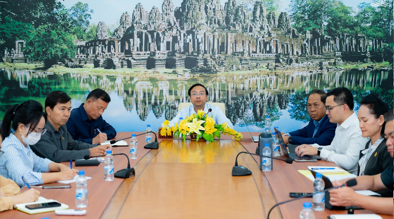 ឯកឧត្តម ប្រាក់ ផាន់ណារ៉ា រដ្ឋលេខាធិការ និងជាប្រធានក្រុមការងារទទួលបន្ទុកបច្ចុប្បន្នភាពរចនាសម្ព័ន្ធ និងជំរឿនមន្រ្តីជាក់ស្តែងនៅតាមរចនាសម្ព័ន្ធរបស់ក្រសួងអធិការកិច្ច