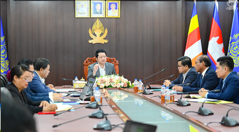 ឯកឧត្តម សុខ សូកេន រដ្ឋមន្ត្រីក្រសួងអធិការកិច្ច បានអញ្ជើញដឹកនាំកិច្ចប្រជុំជាមួយថ្នាក់ដឹកនាំវិទ្យាស្ថានជាតិអធិការកិច្ច ដើម្បីពិនិត្យ និងពិភាក្សាលើវឌ្ឍនភាពការងារ ព្រមទាំងតាមដានលើលទ្ធផលការងារសម្រេចបាន និងបញ្ហាប្រឈមនានា ដើម្បីពង្រឹងប្រសិទ្ធភាពការងារឱ្យកាន់តែល្អប្រសើរឡើង។