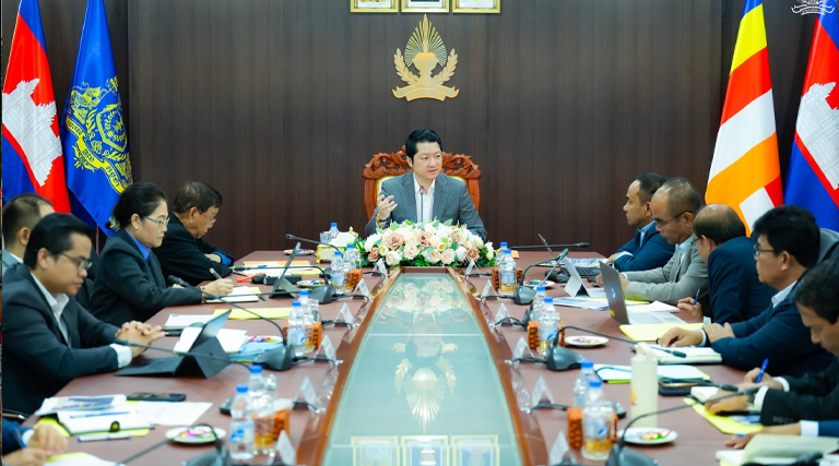 ឯកឧត្តម សុខ សូកេន រដ្ឋមន្ត្រីក្រសួងអធិការកិច្ច បានអញ្ជើញដឹកនាំកិច្ចប្រជុំដើម្បីត្រួតពិនិត្យ និងតាមដានវឌ្ឍនភាពនៃការរៀបចំឯកសារពាក់ព័ន្ធការងារអធិការកិច្ច និងតាមដានការអនុវត្តច្បាប់ របស់អគ្គនាយកដ្ឋានអធិការកិច្ច ដោយមានការចូលរួមពីថ្នាក់ដឹកនាំ និងមន្រ្តីជំនាញ នៃអគ្គនាយកដ្ឋានអធិការកិច្ច នៅទីស្ដីការក្រសួង។