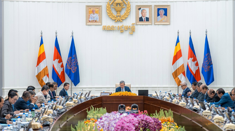 លោកជំទាវ សុខ វិឡាយ រដ្ឋមន្រ្តីស្ដីទីក្រសួងអធិការកិច្ច បានអញ្ជើញចូលរួមកិច្ចប្រជុំពេញអង្គគណៈរដ្ឋមន្ត្រី