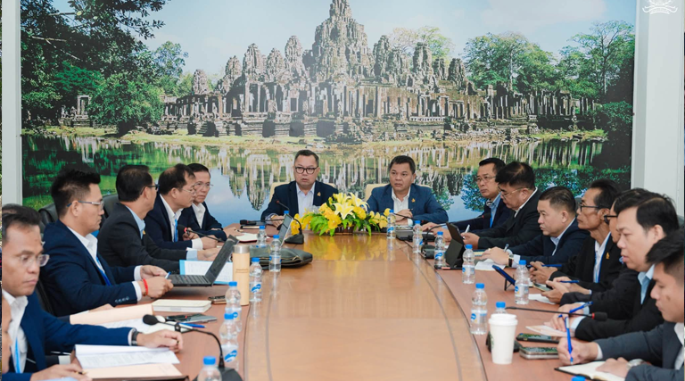ឯកឧត្តម អ៊ុន វ៉ាល់ឡឺរ៉ូ និង ឯកឧត្តម ព្រហ្ម វិចិត្រសុភ័ណ្ឌ រដ្ឋលេខាធិការក្រសួងអធិការកិច្ច បានអញ្ជើញដឹកនាំកិច្ចប្រជុំបូកសរុបលទ្ធផលការងារប្រចាំឆមាសទី១ និងលើកទិសដៅការងារឆមាសទី២ របស់នាយកដ្ឋានដោះស្រាយបណ្តឹងតវ៉ា