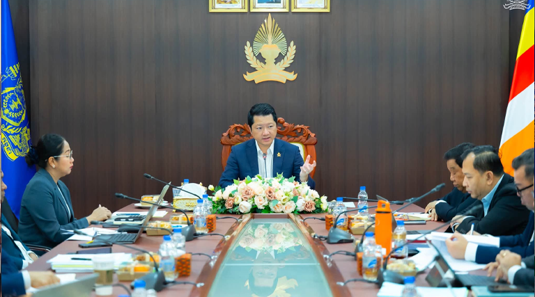 ឯកឧត្តម សុខ សូកេន រដ្ឋមន្រ្តីក្រសួងអធិការកិច្ច បានអញ្ជើញដឹកនាំកិច្ចប្រជុំចង្អៀតដើម្បីពិនិត្យ និងពិភាក្សាលើសេចក្ដីព្រាងប្រកាសស្ដីពី ក្រមសីលធម៌មន្រ្តីនៃក្រសួងអធិការកិច្ច ដោយមានការចូលរួមពីថ្នាក់ដឹកនាំ និងមន្រ្តីជំនាញ នៅទីស្ដីការក្រសួង។