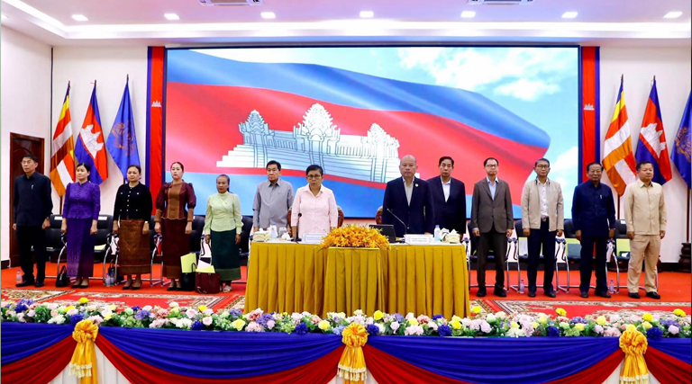 លោកជំទាវ សុខ វិឡាយ រដ្ឋលេខាធិការប្រចាំការ និងជាសមាជិកាក្រុមការងាររាជរដ្ឋាភិបាលចុះមូលដ្ឋានខេត្តស្វាយរៀង តំណាងដ៏ខ្ពង់ខ្ពស់ ឯកឧត្តម សុខ សូកេន រដ្ឋមន្រ្តីក្រសួងអធិការកិច្ច និងជាអនុប្រធានក្រុមការងាររាជរដ្ឋាភិបាលចុះមូលដ្ឋានខេត្តស្វាយរៀងខេត្តស្វាយរៀង