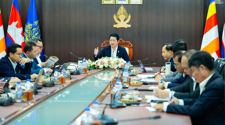 ឯកឧត្តម សុខ សូកេន រដ្ឋមន្រ្តីក្រសួងអធិការកិច្ច បានអញ្ជើញដឹកនាំកិច្ចប្រជុំដើម្បីពិនិត្យ និងពិភាក្សាលើសេចក្តីព្រាងសេចក្តីណែនាំស្តីពីការពង្រឹងប្រសិទ្ធភាពការងារទទួលពាក្យបណ្តឹង និងសេចក្ដីសម្រេច ស្ដីពី ការបង្កើតយន្តការពិនិត្យលើការទទួលពាក្យបណ្ដឹង ដោយមានការចូលរួមពីថ្នាក់ដឹកនាំទទួលបន្ទុកការងារដោះស្រាយបណ្ដឹង និងមន្រ្តីជំនាញ នៅទីស្ដីការក្រសួង។