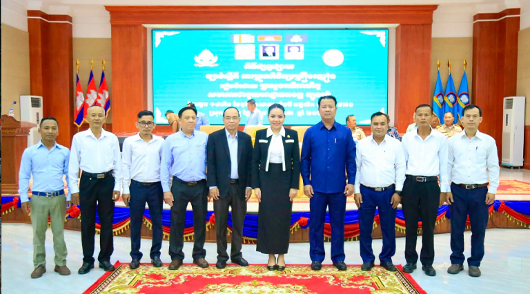 លោកជំទាវ វី ស្រីពៅ រដ្ឋលេខាធិការក្រសួងអធិការកិច្ច អញ្ជើញដឹកនាំគណៈប្រតិភូក្រសួងអធិការកិច្ច ចុះផ្សព្វផ្សាយច្បាប់ស្តីពីការត្រួតពិនិត្យគ្រឿងញៀន ជូនដល់កងកម្លាំងប្រដាប់អាវុធ មន្រ្តីរាជការ លោកគ្រូ អ្នកគ្រូ សិស្សានុសិស្ស និងយុវជន សរុបចំនួន ៣៦៩នាក់