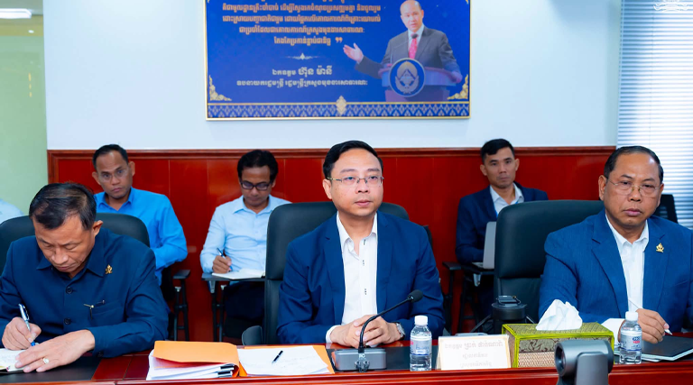 ឧត្តម ប្រាក់ ផាន់ណារ៉ា រដ្ឋលេខាធិការ និងជាប្រធានក្រុមការងារកែទម្រង់រដ្ឋបាលសាធារណៈក្រសួងអធិការកិច្ច អញ្ជើញដឹកនាំគណៈប្រតិភូក្រសួងអធិការកិច្ច ចូលរួមបើកកិច្ចប្រជុំជាមួយ ឯកឧត្តម គង់ សុភី រដ្ឋលេខាធិការ និងជាប្រធានក្រុមការងារបច្ចេកទេសកែលម្អប្រព័ន្ធជ្រើសរើសមន្រ្តី