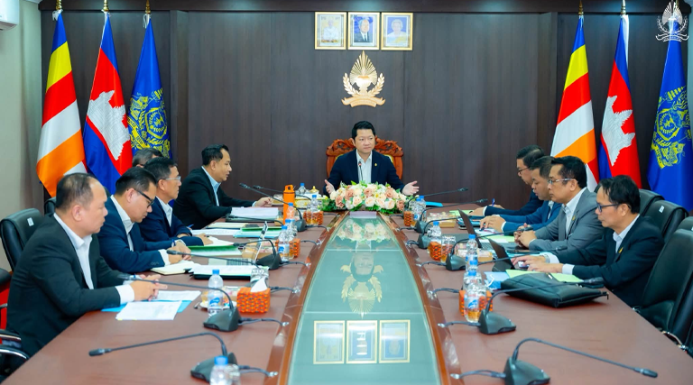ឯកឧត្តម សុខ សូកេន រដ្ឋមន្រ្តីក្រសួងអធិការកិច្ច បានអញ្ជើញដឹកនាំកិច្ចប្រជុំ ដើម្បីត្រួតពិនិត្យវឌ្ឍនភាព ដោះស្រាយបញ្ហាប្រឈម និងតម្រង់ទិសការងារដោះស្រាយបណ្តឹងរបស់ក្រសួង ដោយមានការចូលរួមពីថ្នាក់ដឹកនាំទទួលបន្ទុកការងារបណ្ដឹង នៅទីស្ដីការក្រសួង។