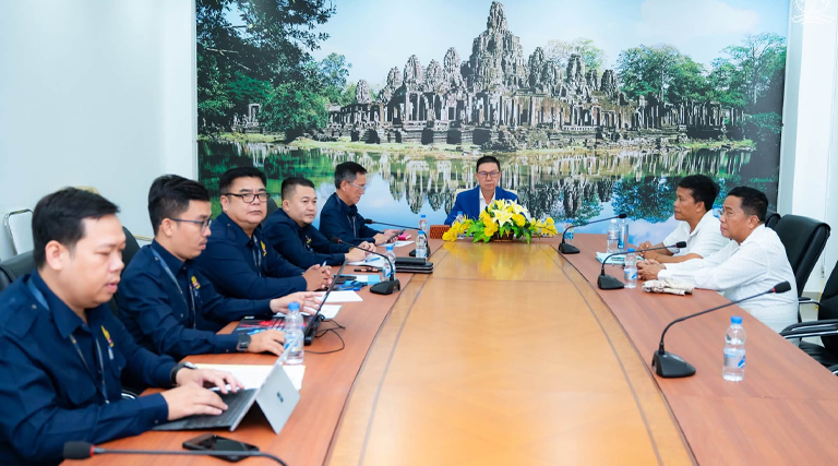 ឯកឧត្តម ហេង លឹមទ្រី រដ្ឋលេខាធិការក្រសួងអធិការកិច្ច និងជាប្រធានគណៈប្រតិភូ អញ្ជើញដឹកនាំកិច្ចប្រជុំដើម្បីពិនិត្យ និងពិភាក្សាលើការដោះស្រាយបណ្តឹងសុំអន្តរាគមន៍របស់ប្រជាពលរដ្ឋ