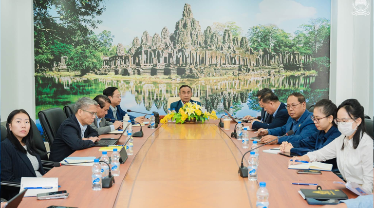 ឯកឧត្តមបណ្ឌិត ចាប សុថារិទ្ធ រដ្ឋលេខាធិការ និងជាប្រធានអនុក្រុមការងារ លើកកម្ពស់សមត្ថភាពស្ថាប័ន និងអភិវឌ្ឍធនធានមនុស្ស អញ្ជើញដឹកនាំកិច្ចប្រជុំដើម្បីពិនិត្យ និងពិភាក្សាលេីគោលការណ៍ណែនាំ