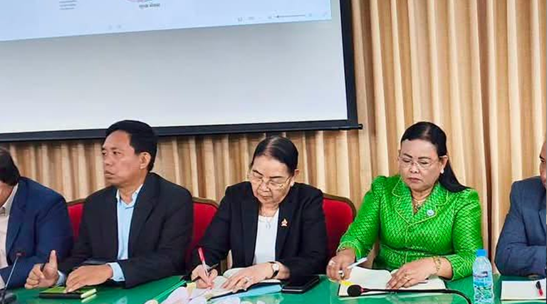 លោកជំទាវ សុភ័គ្គ ថាវី រដ្ឋលេខាធិការក្រសួងអធិការកិច្ច បានអញ្ជើញចូលរួមកិច្ចប្រជុំដើម្បីពិភាក្សាអំពីកិច្ចត្រូវត្រៀមលក្ខណៈរៀបចំព្រះរាជពិធីសម្ពោធអគារថ្មី វិមានសាមគ្គីភាព នៃព្រឹទ្ធសភា ដែលនឹងប្រព្រឹត្តទៅនាពេលខាងមុខ ក្រោមព្រះរាជាធិបតីភាពដ៏ខ្ពង់ខ្ពស់បំផុត ព្រះករុណាព្រះបាទសម្តេចព្រះបរមនាថ នរោត្តម សីហមុនី ព្រះមហាក្សត្រ នៃព្រះរាជាណាចក្រកម្ពុជា ជាទីគោរព សក្ការៈដ៏ខ្ពង់ខ្ពស់បំផុត