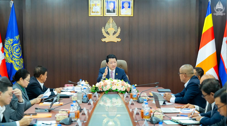 ឯកឧត្តម សុខ សូកេន រដ្ឋមន្រ្តីក្រសួងអធិការកិច្ច អញ្ជើញដឹកនាំកិច្ចប្រជុំដើម្បីត្រួតពិនិត្យ និងតាមដានលើវឌ្ឍនភាពការងារ និងដោះស្រាយបញ្ហាប្រឈមនានានៃការងារអធិការកិច្ច និងតាមដានការអនុវត្តច្បាប់