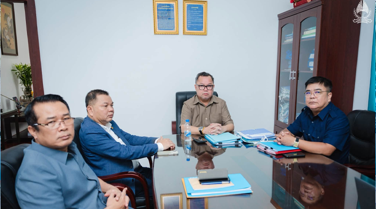 ឯកឧត្តម អ៊ុន វ៉ាល់ឡឺរ៉ូ និង ឯកឧត្តម ព្រហ្ម វិចិត្រសុភ័ណ្ឌ រដ្ឋលេខាធិការអញ្ជើញដឹកនាំកិច្ចប្រជុំដើម្បីកំណត់សមត្ថកិច្ចនៃការដោះស្រាយបណ្ដឹងរបស់ប្រជាពលរដ្ឋ នៅខេត្តកណ្ដាល