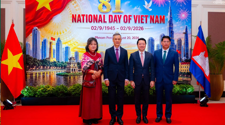 ឯកឧត្តម សុខ សូកេន រដ្ឋមន្ត្រីក្រសួងអធិការកិច្ច បានអញ្ជើញចូលរួមក្នុងពិធីអបអរសាទរខួបអនុស្សាវរីយ៍លើកទី៨១ ទិវាបុណ្យឯករាជ្យជាតិនៃសាធារណរដ្ឋសង្គមនិយមវៀតណាម ដែលរៀបចំឡើងដោយស្ថានទូតសាធារណរដ្ឋសង្គមនិយមវៀតណាម