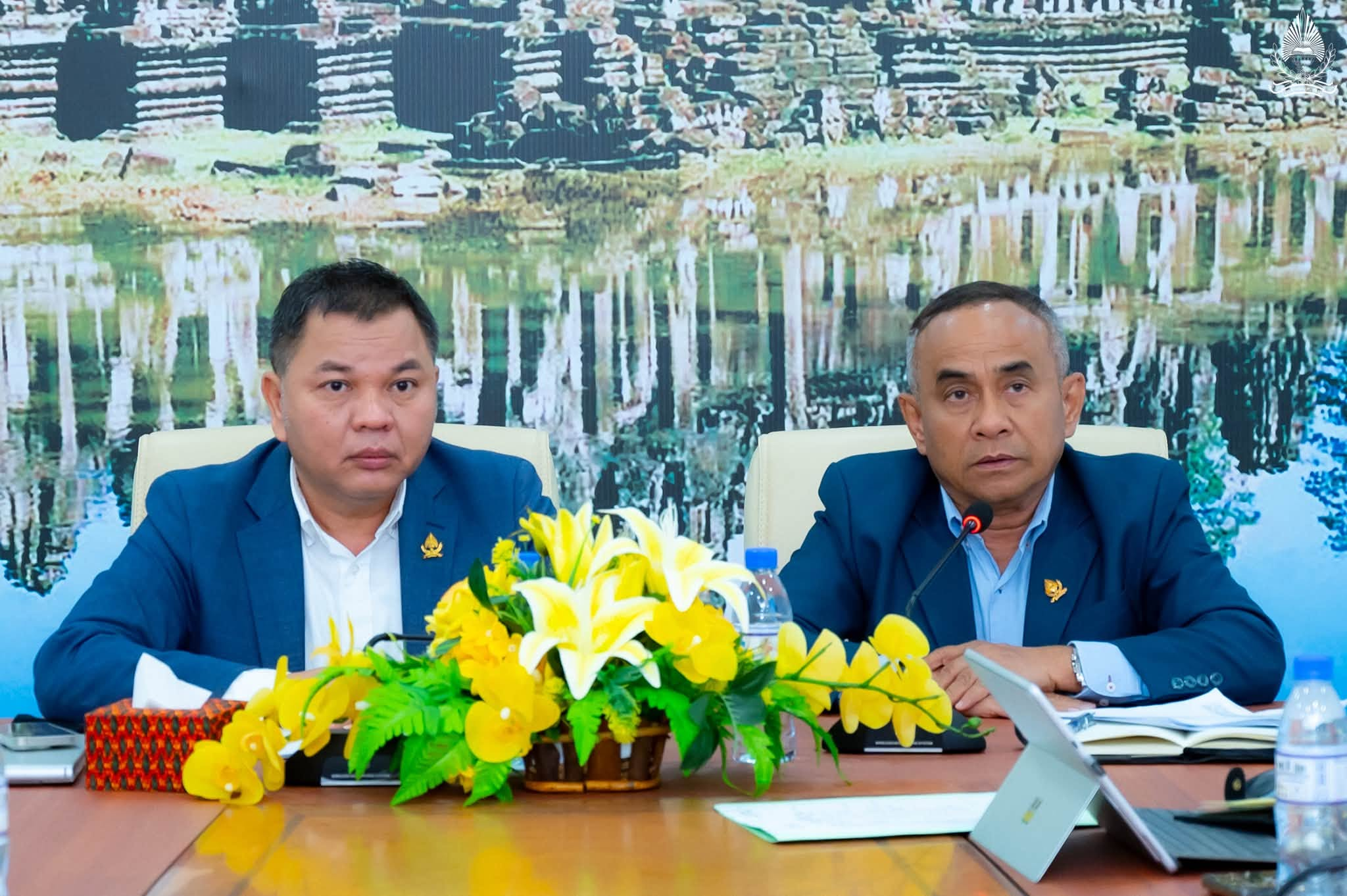 ឯកឧត្ដមបណ្ឌិត ចាប សុថារិទ្ធ និងឯកឧត្ដមបណ្ឌិត ព្រហ្ម វិចិត្រសុភ័ណ្ឌ រដ្ឋលេខាធិការក្រសួងអធិការកិច្ច បានអញ្ជើញដឹកនាំកិច្ចប្រជុំដើម្បីពិភាក្សាលើកម្មវិធីសិក្សារបស់វិទ្យាស្ថានជាតិអធិការកិច្ច