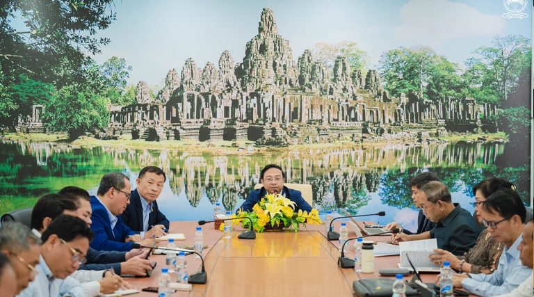 ឯកឧត្តម ប្រាក់ ផាន់ណារ៉ា រដ្ឋលេខាធិការ បានអញ្ជើញដឹកនាំកិច្ចប្រជុំដើម្បីពិនិត្យ និងពិភាក្សាលើការអនុវត្តការគ្រប់គ្រងវត្តមានមន្ត្រីរាជការតាមប្រព័ន្ធបច្ចេកវិទ្យាឌីជីថល ក្រោយពីបានដាក់ឱ្យអនុវត្តសាកល្បងរយៈពេល២ខែ