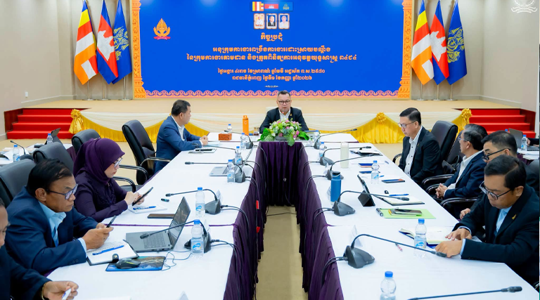 ឯកឧត្តម អ៊ុន វ៉ាល់ឡឺរ៉ូ រដ្ឋលេខាធិការ និងជាប្រធានអនុក្រុមការងារពង្រឹងការងារដោះស្រាយបណ្តឹង បានអញ្ជើញដឹកនាំកិច្ចប្រជុំដើម្បី ពិនិត្យ និងពិភាក្សាលើសេចក្តីព្រាងសៀវភៅណែនាំស្តីពីវិធាន និងនីតិវិធី ដោះស្រាយបណ្តឹងតវ៉ា និងបណ្តឹងបរិហារ នៃក្រសួងអធិការកិច្ច