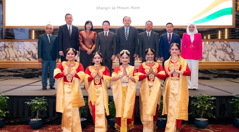 ឯកឧត្តម សុខ សូកេន រដ្ឋមន្ត្រីក្រសួងអធិការកិច្ច បានអញ្ជើញចូលរួមជាអធិបតីជាមួយ ឯកឧត្តម Vanlalvawna Bawitlung ឯកអគ្គរដ្ឋទូតវិសាមញ្ញ និងពេញសមត្ថភាព នៃសាធារណរដ្ឋឥណ្ឌាប្រចាំព្រះរាជាណាចក្រកម្ពុជា ក្នុងពិធីអបអរសាទរ «ទិវាកិច្ចសហប្រតិបត្តិការបច្ចេកទេស និងសេដ្ឋកិច្ចឥណ្ឌា (ITEC Day)»